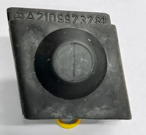 apparatus & control unit housing grommet A2109973781 W210