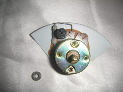 Mercedes Benz W114 W115 A0015420503 Fuel Gauge