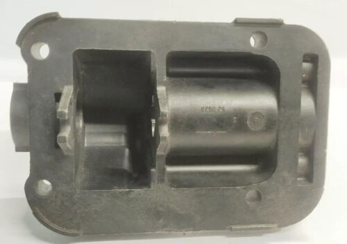 Mercedes Benz 4 speed Manual Transmission bearing bracket W107 W108 W109 W111