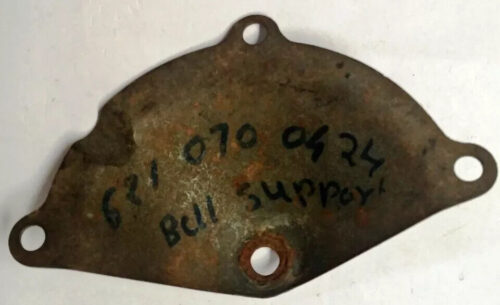 Mercedes Benz W120 W110 W115 Bearing Bracket Diesel injection pump Bell support
