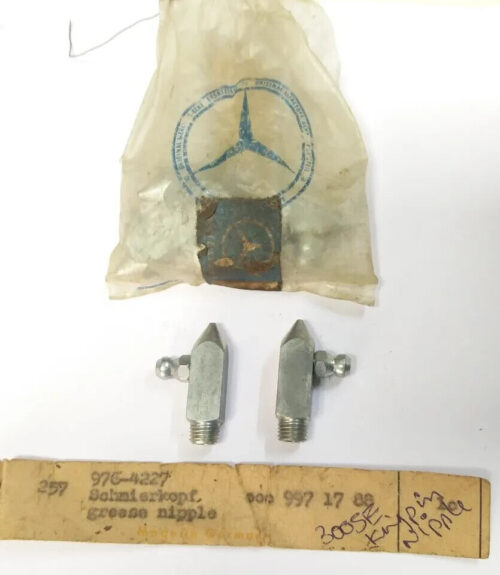 Mercedes Benz Bleeder valve nipple Schmernippel Kingpin nipple 300SE A0009971788