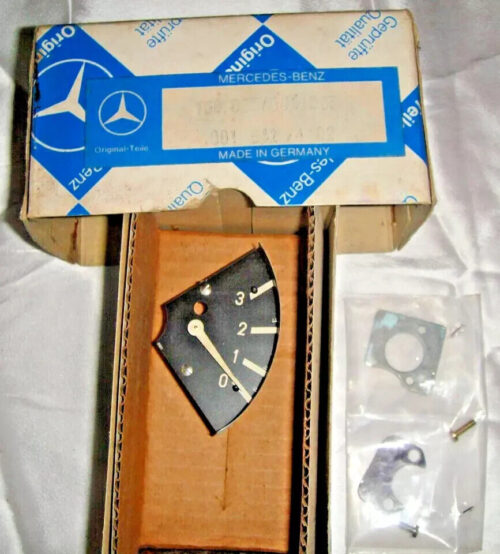 Mercedes Benz W114 W115 A0015427402 Oil Pressure Gauge
